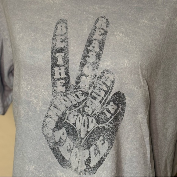 Distressed oversized crop | Small - Picture 2 of 4